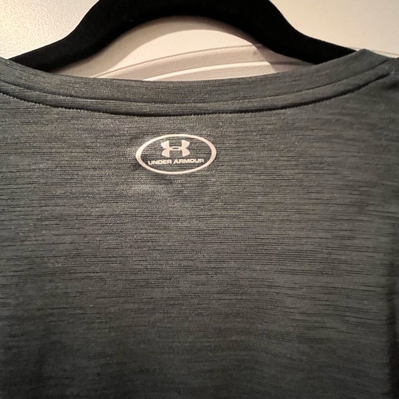 ~Under Armour~ Gray V-Neck T-Shirt - Picture 5 of 6